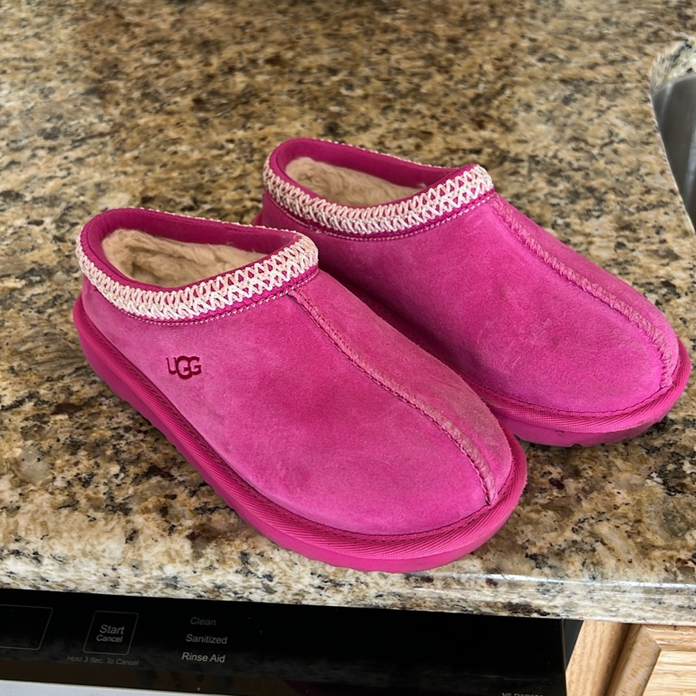 Girl Pink Ugg Tasman (Size 1) Good condition